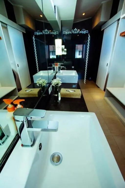 Sun Shoot Villas Seminyak 0*,  Indonesien