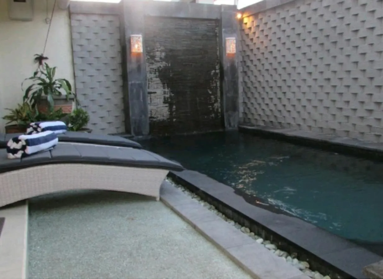 Sun Shoot Villas Seminyak 0*,  Indonesien